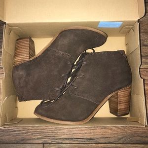 Chocolate brown suede TOMS boots